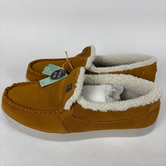 DC Men's Villain 2 SE Slip-on Shoes in a Mid Brown with Faux Fur. Size 10.5 - Picture 7 of 13